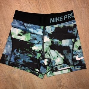 Nike Pro Spandex Woman’s Size Small